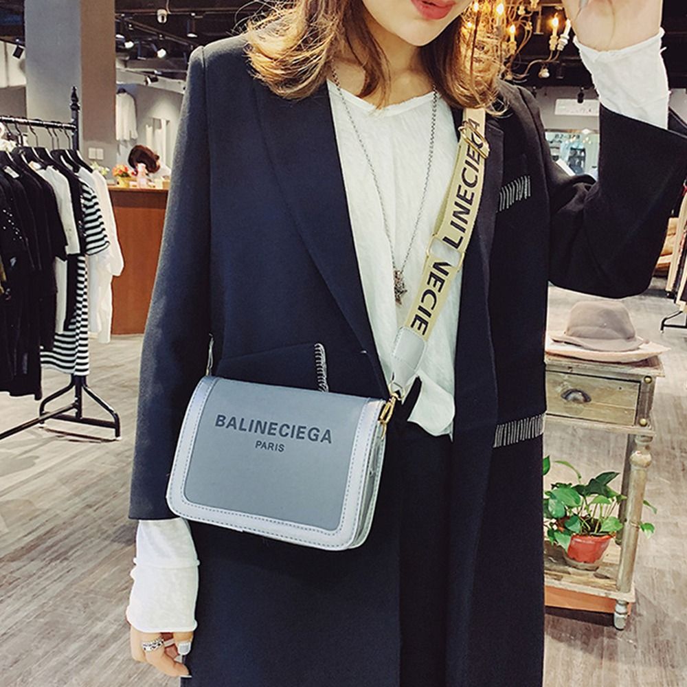 Canvas Shoulder Bag Versatile  - Women Bags Kurt บทวิจารณ์และราคา